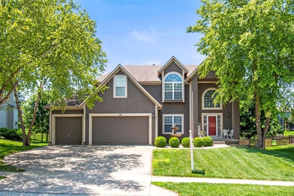 600 SW GENTRY Lane, Lee's Summit, MO