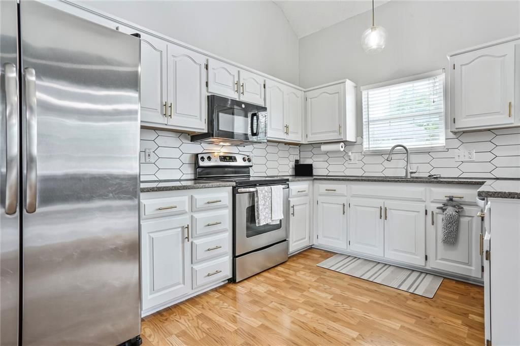 5158 Lakecrest Drive — photo 4