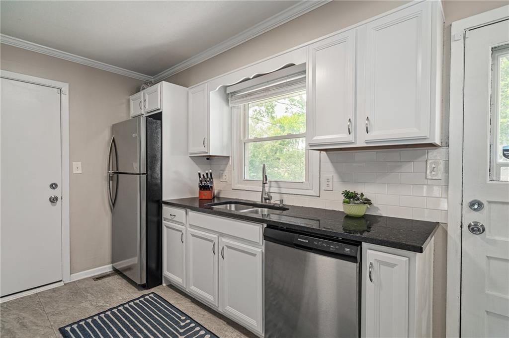 7135 Conser Street — photo 9
