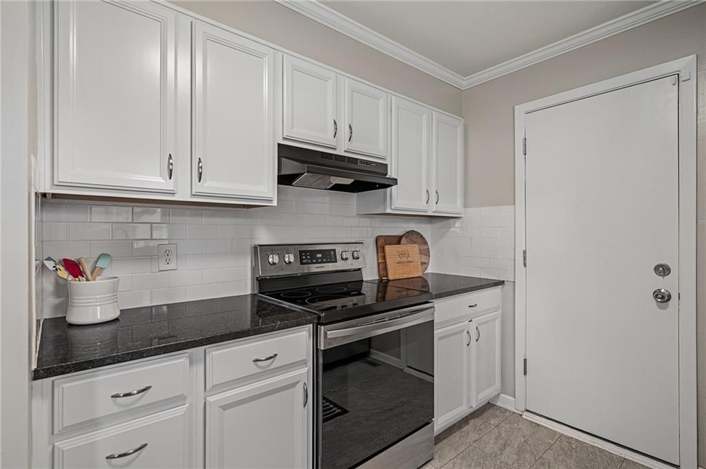 7135 Conser Street — photo 10