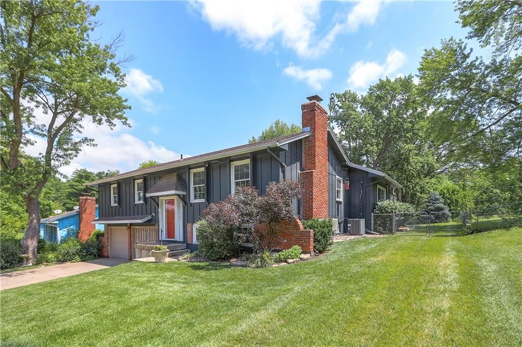 6735 NW Hilldale Drive — photo 2
