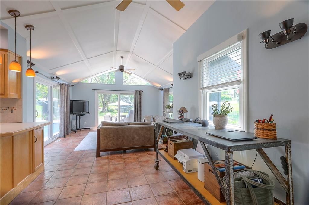6735 NW Hilldale Drive — photo 8