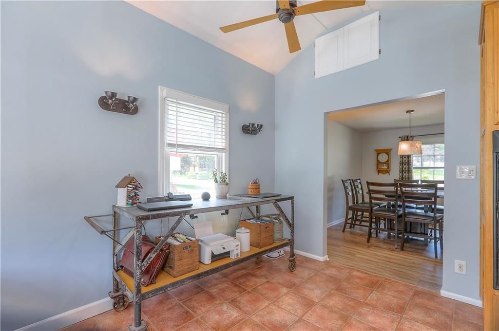 6735 NW Hilldale Drive — photo 9
