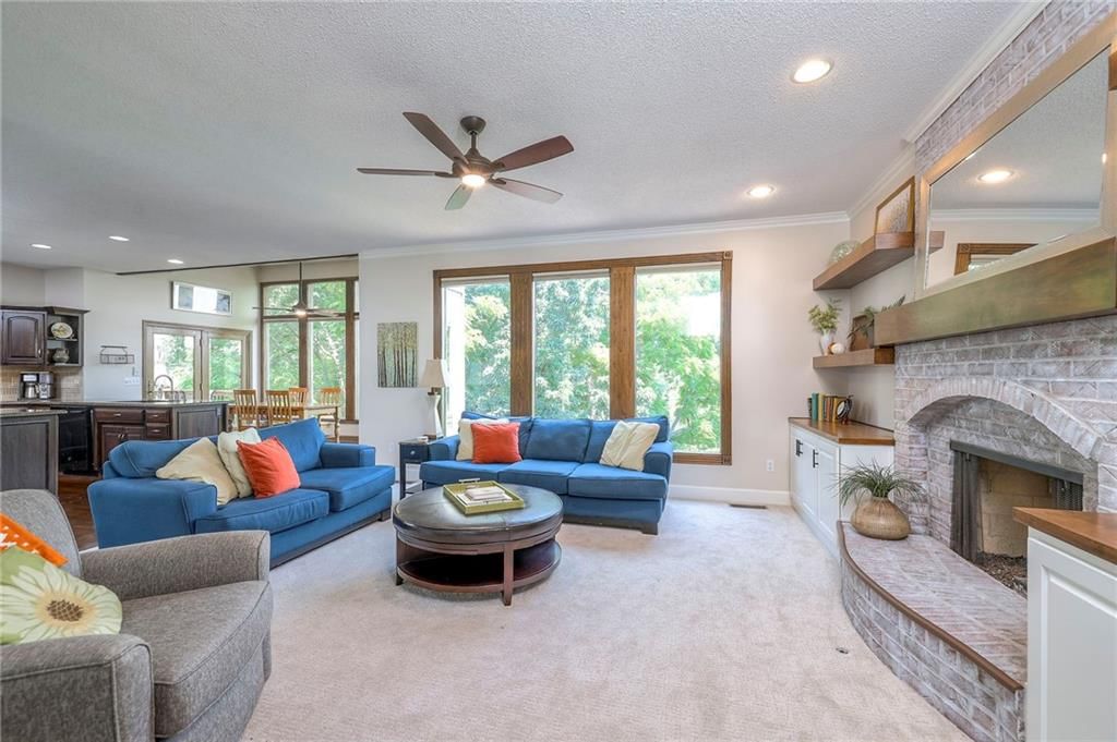 8355 Hallet Street — photo 12
