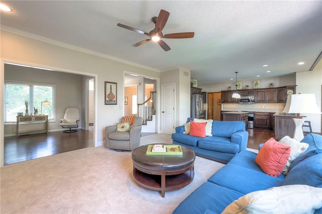 8355 Hallet Street — photo 13