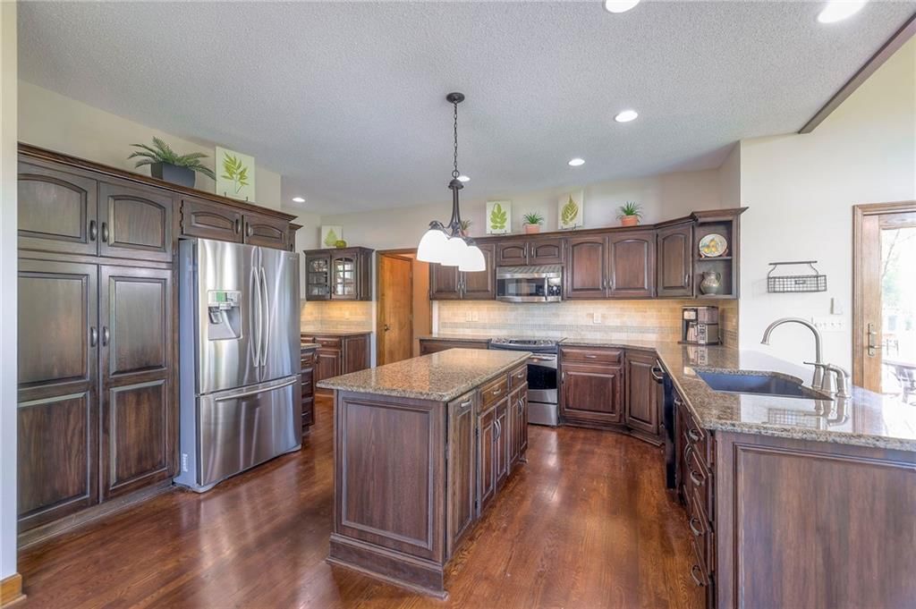 8355 Hallet Street — photo 14