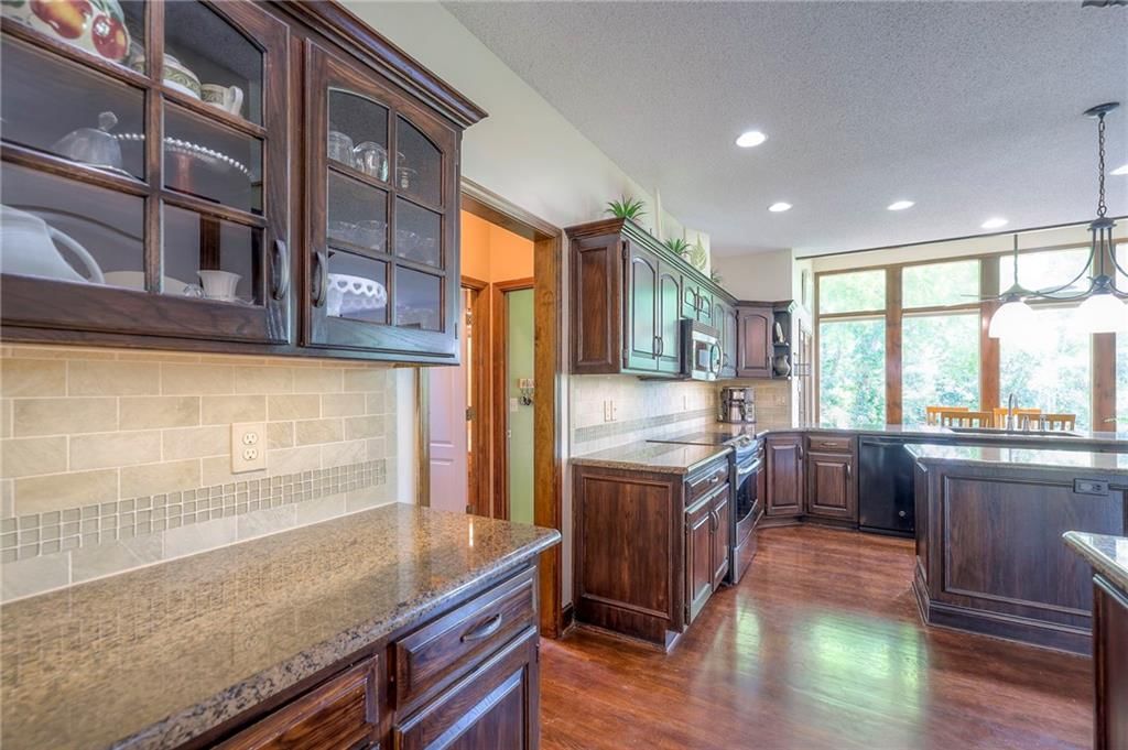8355 Hallet Street — photo 17