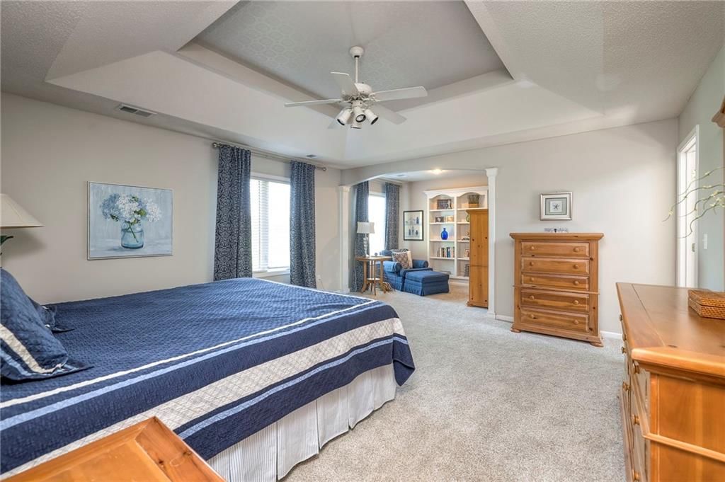 8355 Hallet Street — photo 24