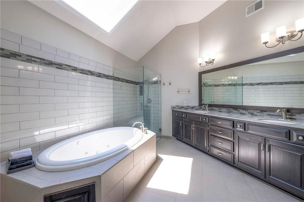 8355 Hallet Street — photo 27