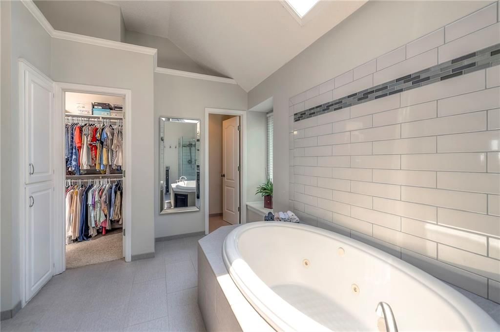 8355 Hallet Street — photo 28