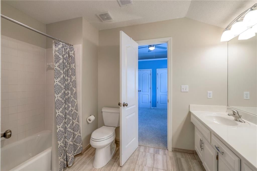 8355 Hallet Street — photo 31
