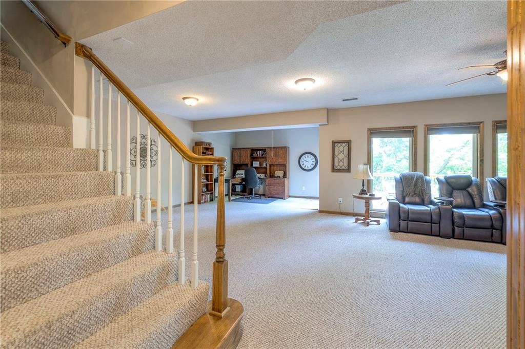 8355 Hallet Street — photo 35