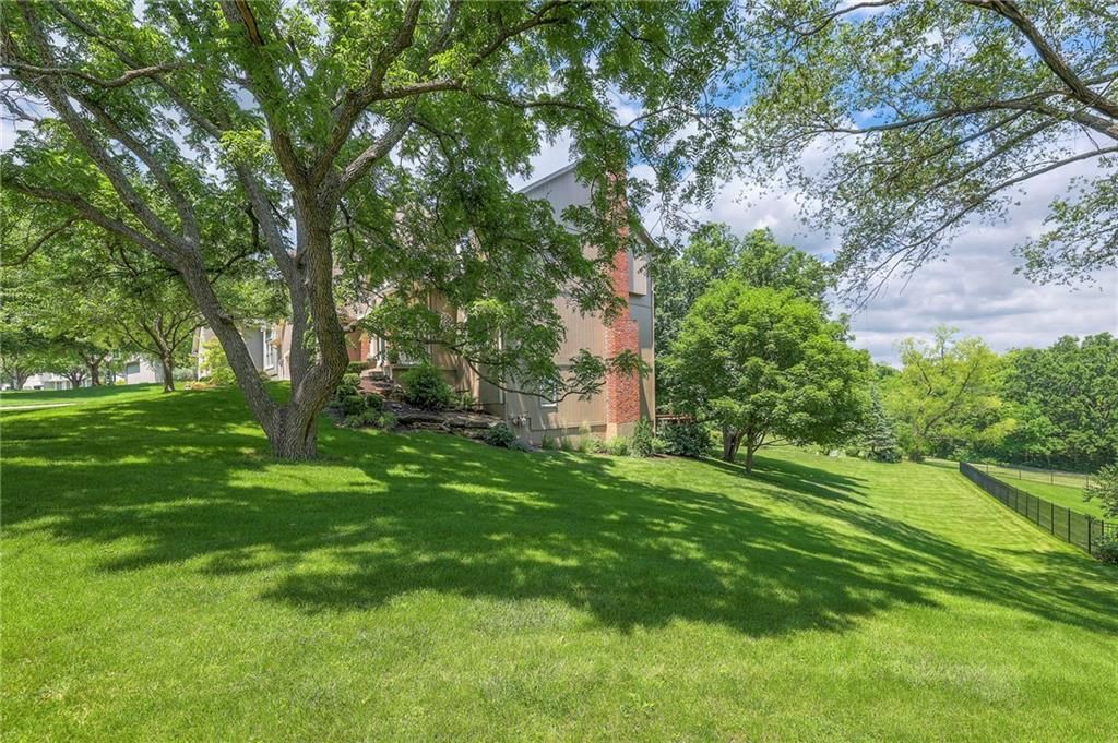 8355 Hallet Street — photo 44