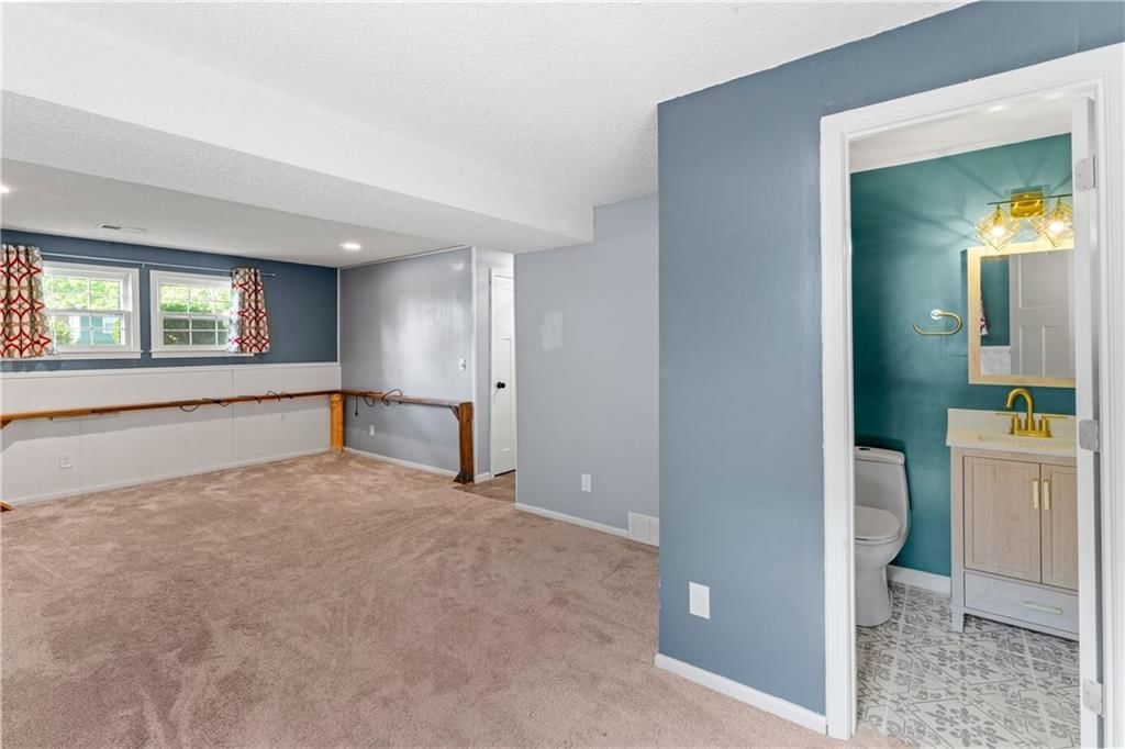 708 NE 80th Terrace — photo 32