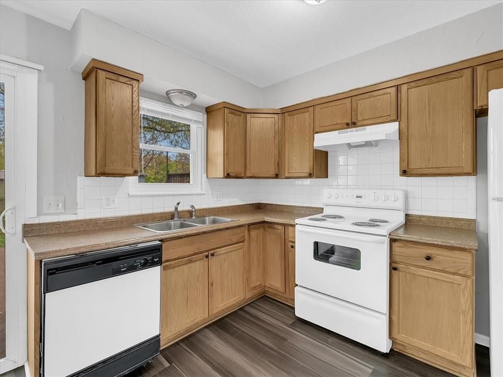 3911 Marshall Drive — photo 5