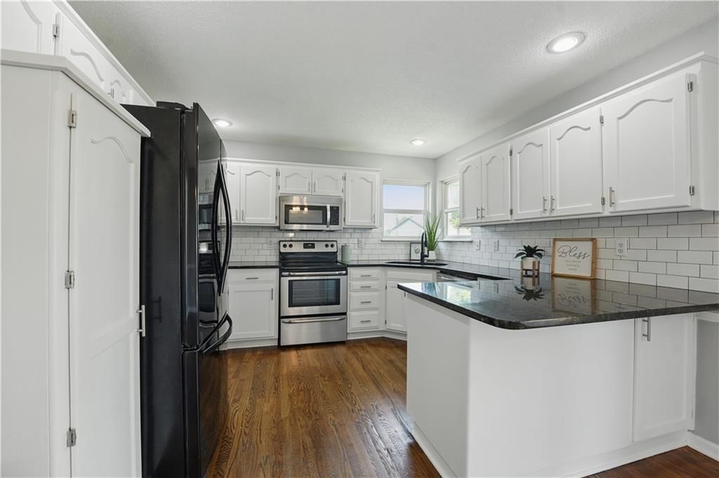 1300 SE Rosehill Drive — photo 6