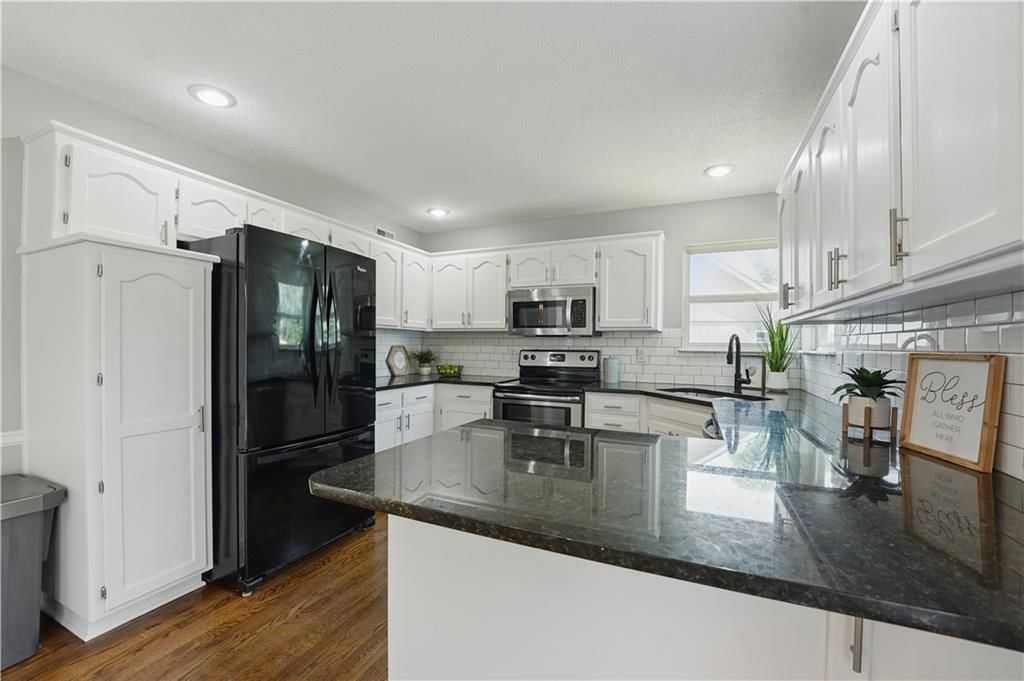 1300 SE Rosehill Drive — photo 8