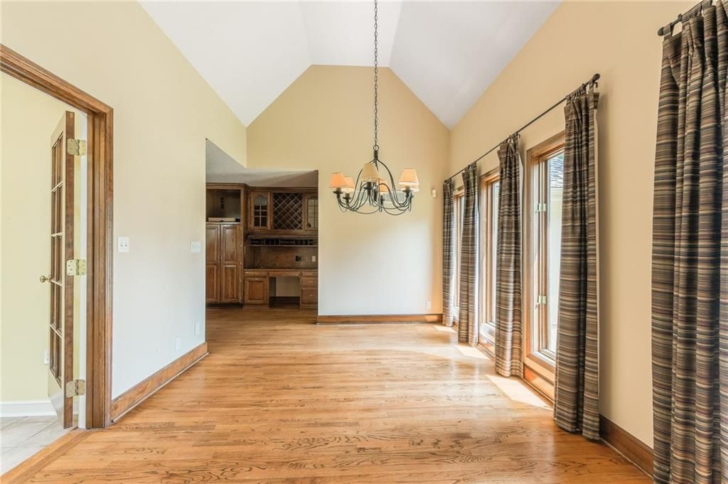 220 W Shawna Drive — photo 11