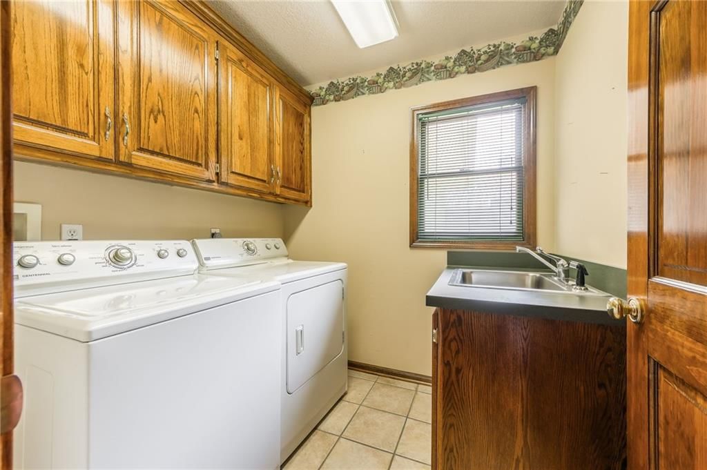 220 W Shawna Drive — photo 15