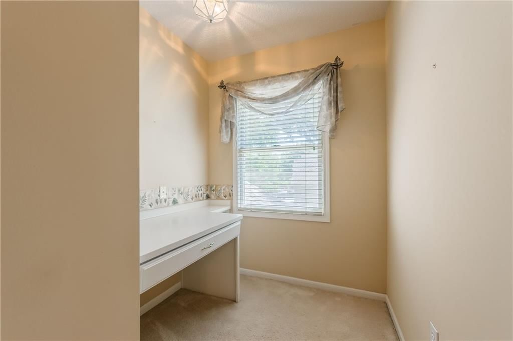 220 W Shawna Drive — photo 35
