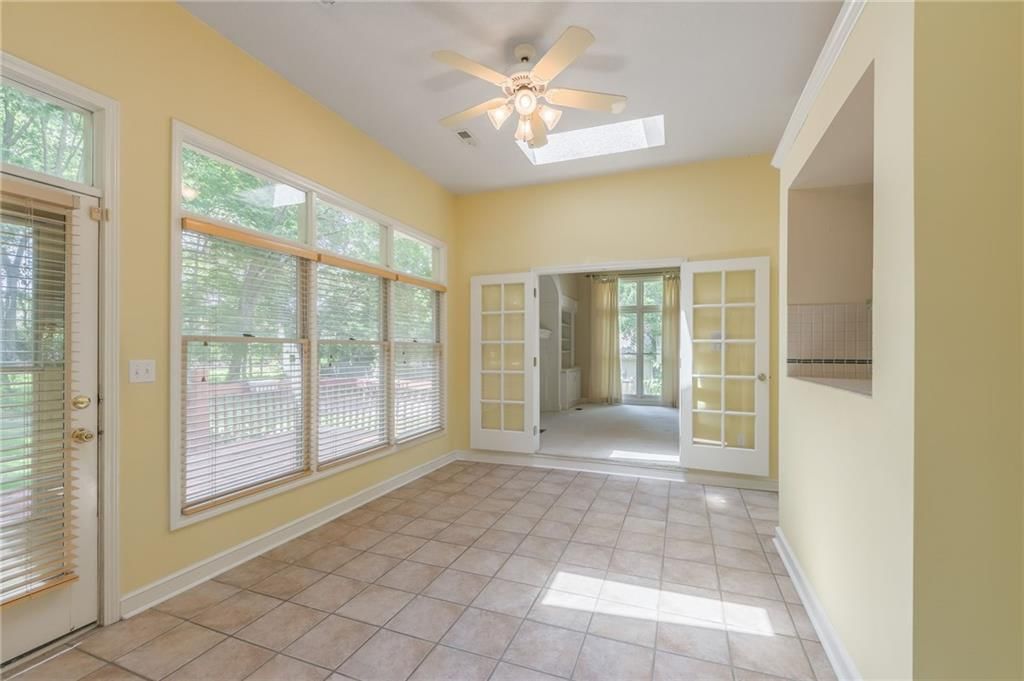 220 W Shawna Drive — photo 8