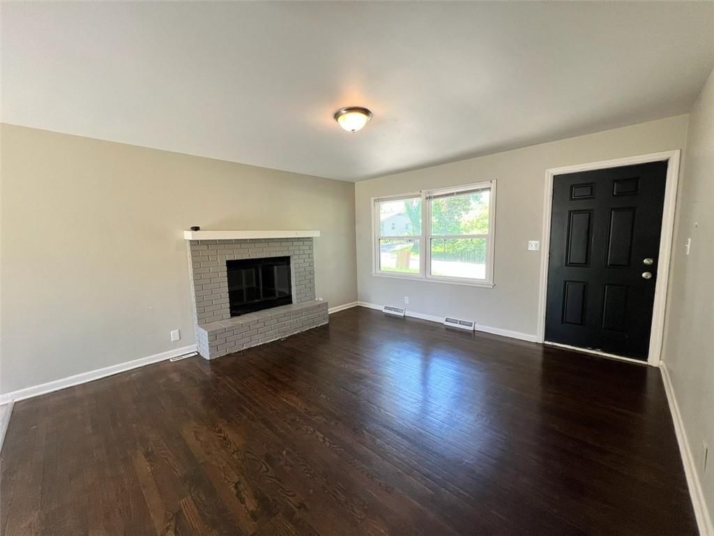 3407 S Claremont Avenue — photo 3