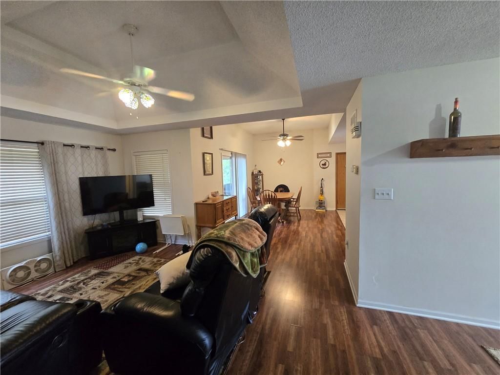 1815 holt Court — photo 3