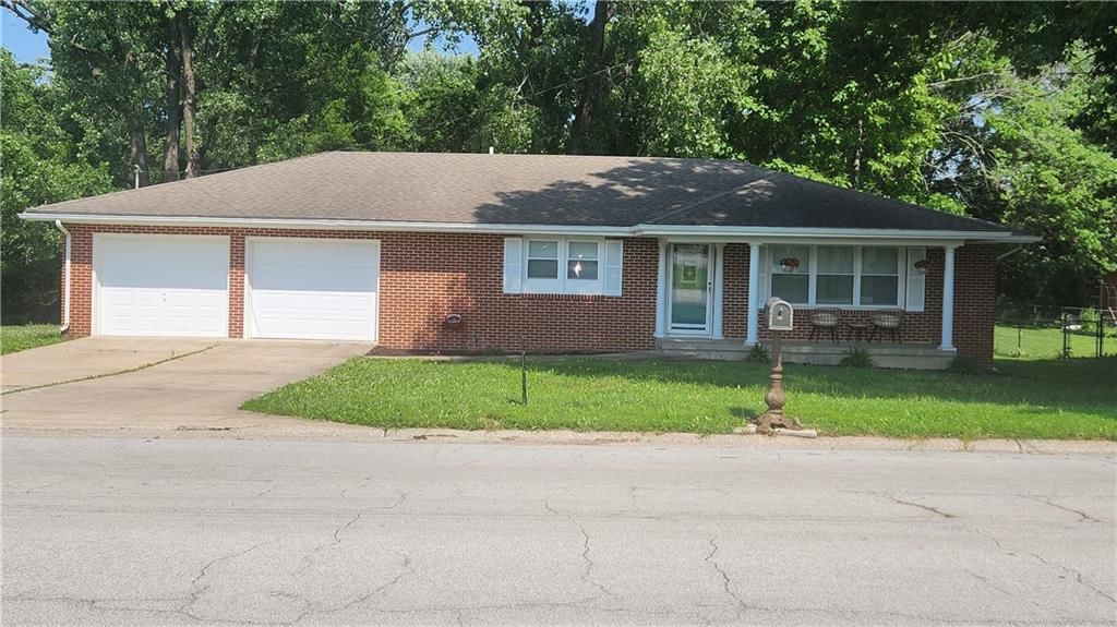 411 S Fulton Street, Butler, MO