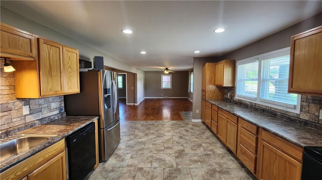 411 S Fulton Street — photo 24