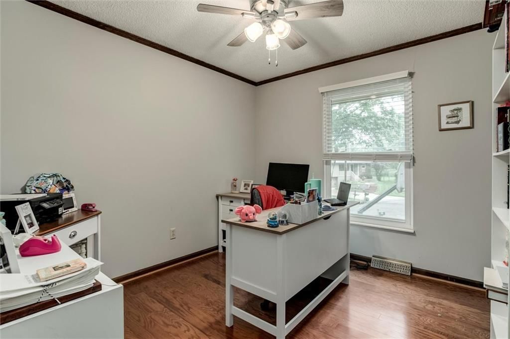 513 NE Grant Drive — photo 16