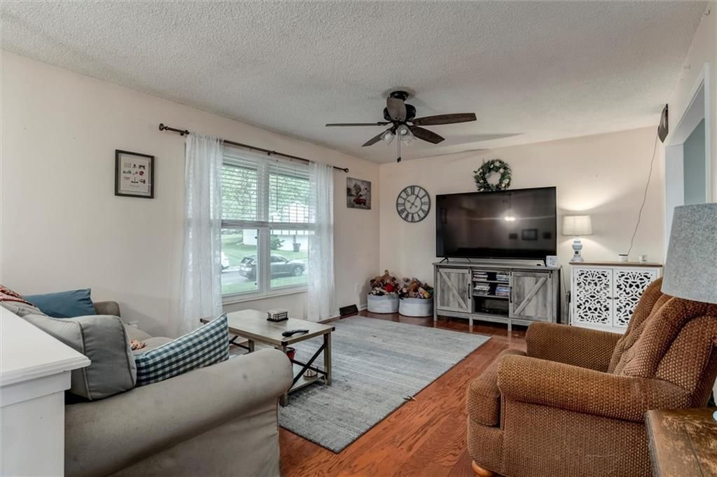 513 NE Grant Drive — photo 5
