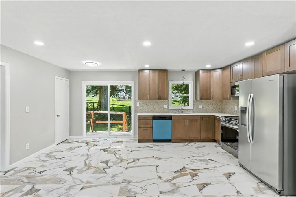 9832 Potter Circle — photo 13