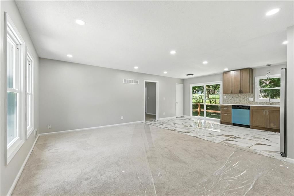 9832 Potter Circle — photo 7