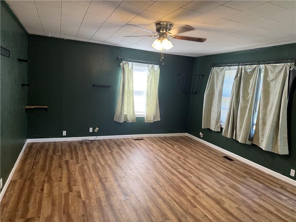 612 W Walnut Street — photo 4