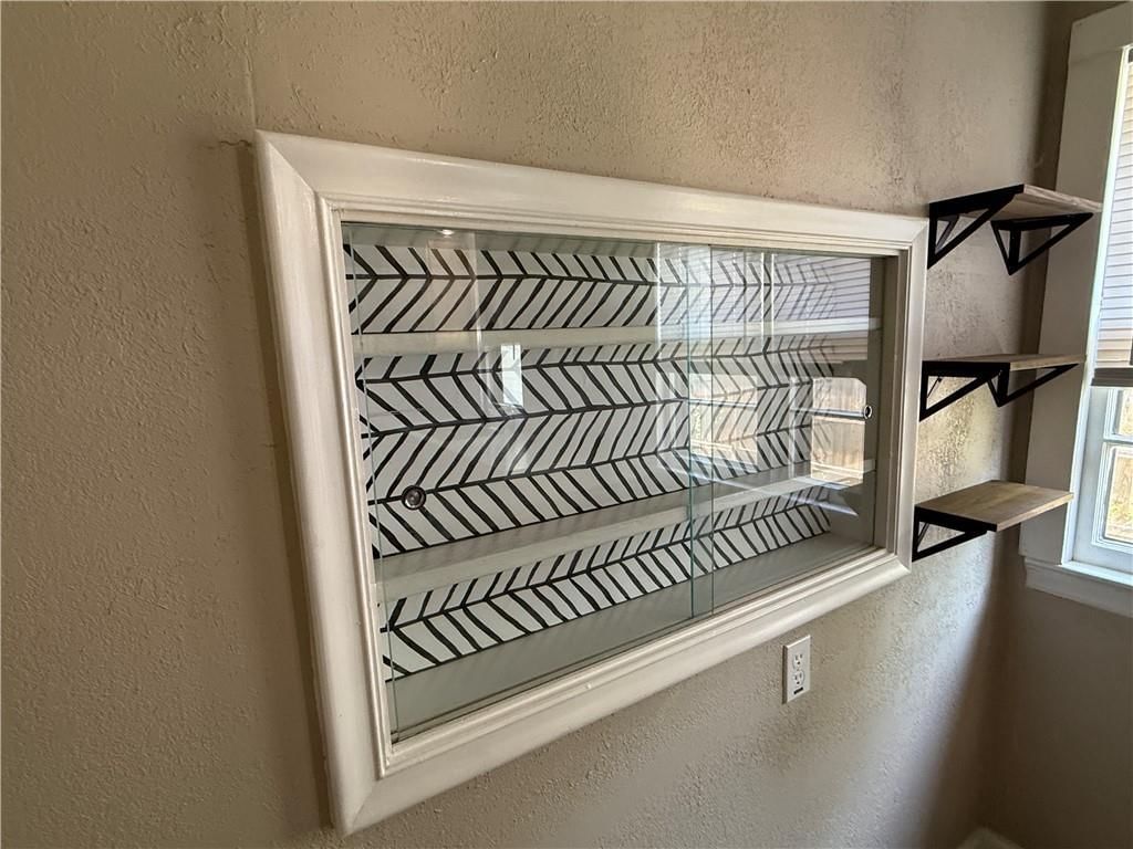612 W Walnut Street — photo 9