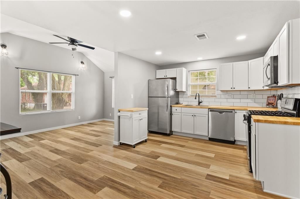 109 NW 16th Street — photo 15