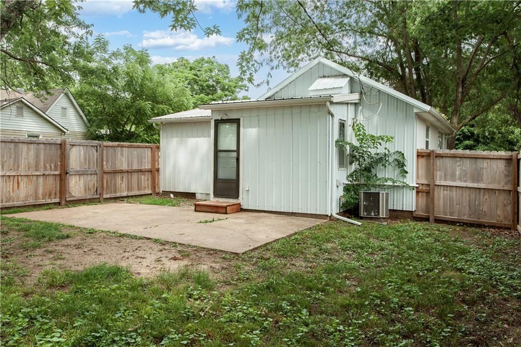 109 NW 16th Street — photo 25
