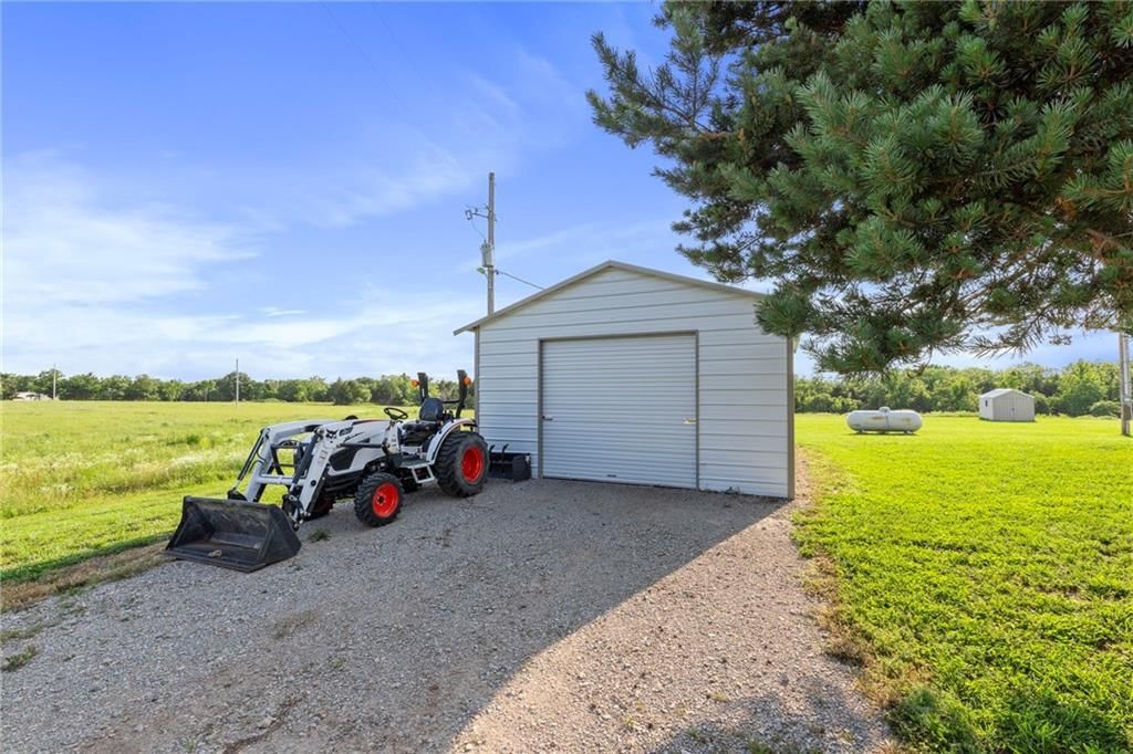 32241 NE Neosho Road — photo 33