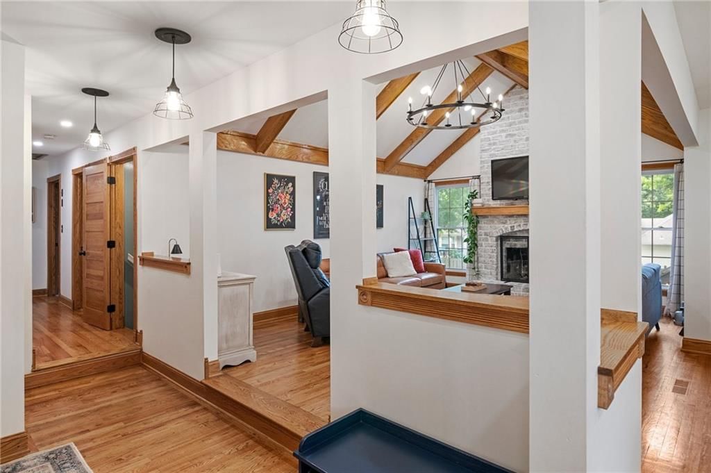 706 SW Montgomery Avenue — photo 6
