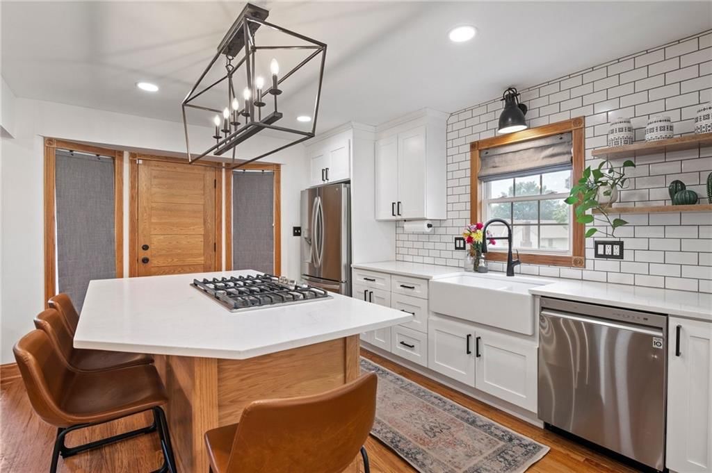 706 SW Montgomery Avenue — photo 9