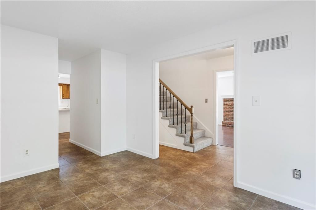 11533 Robinson Street — photo 5