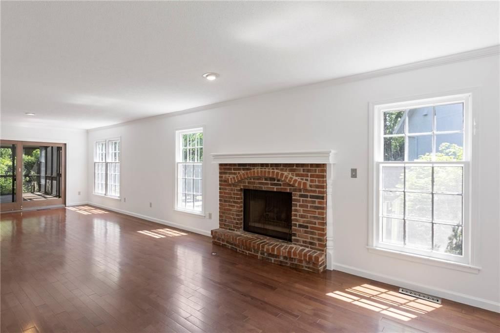 11533 Robinson Street — photo 7