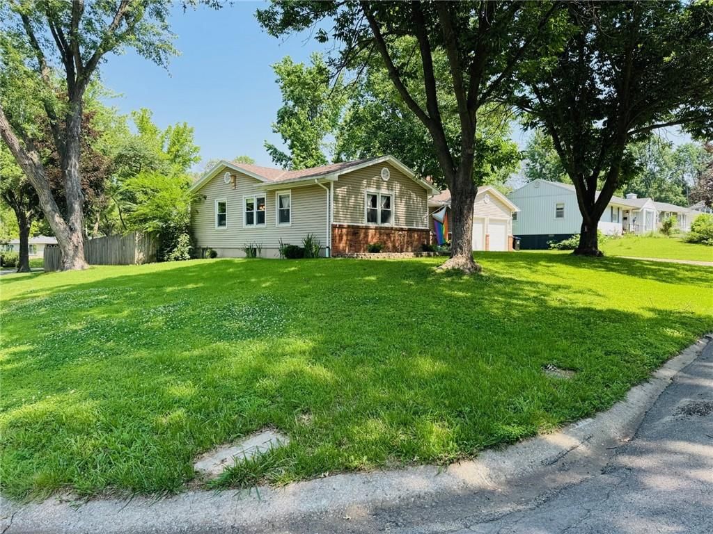 325 Hillcrest Drive — photo 11