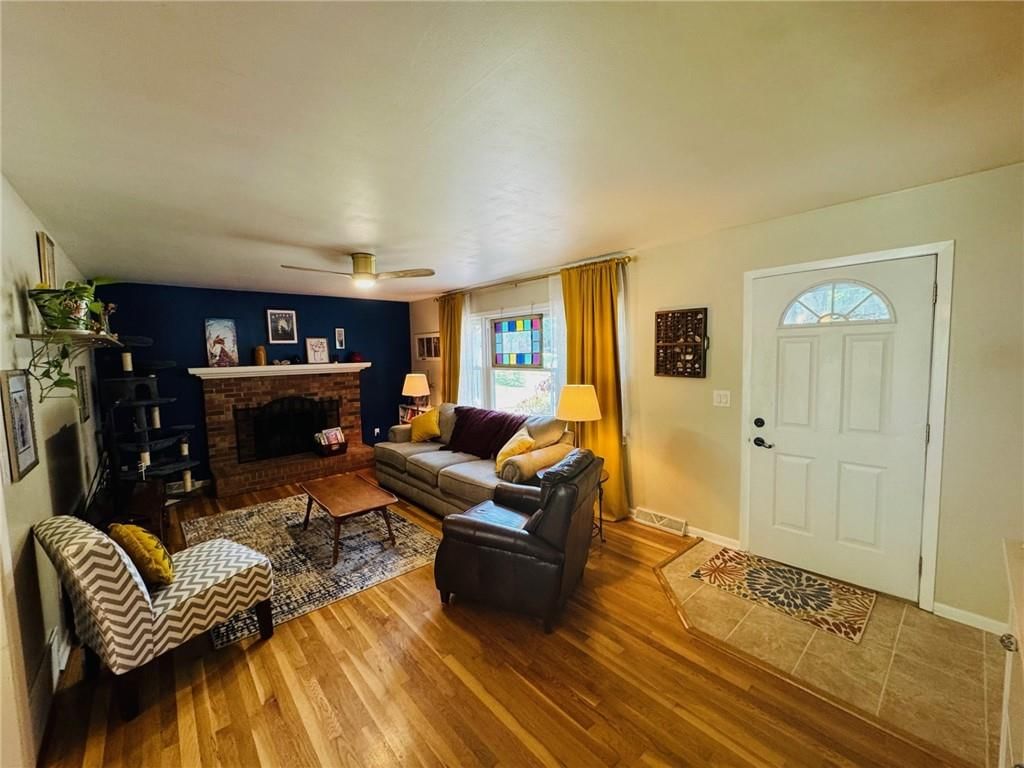 325 Hillcrest Drive — photo 14