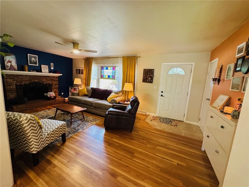 325 Hillcrest Drive — photo 15