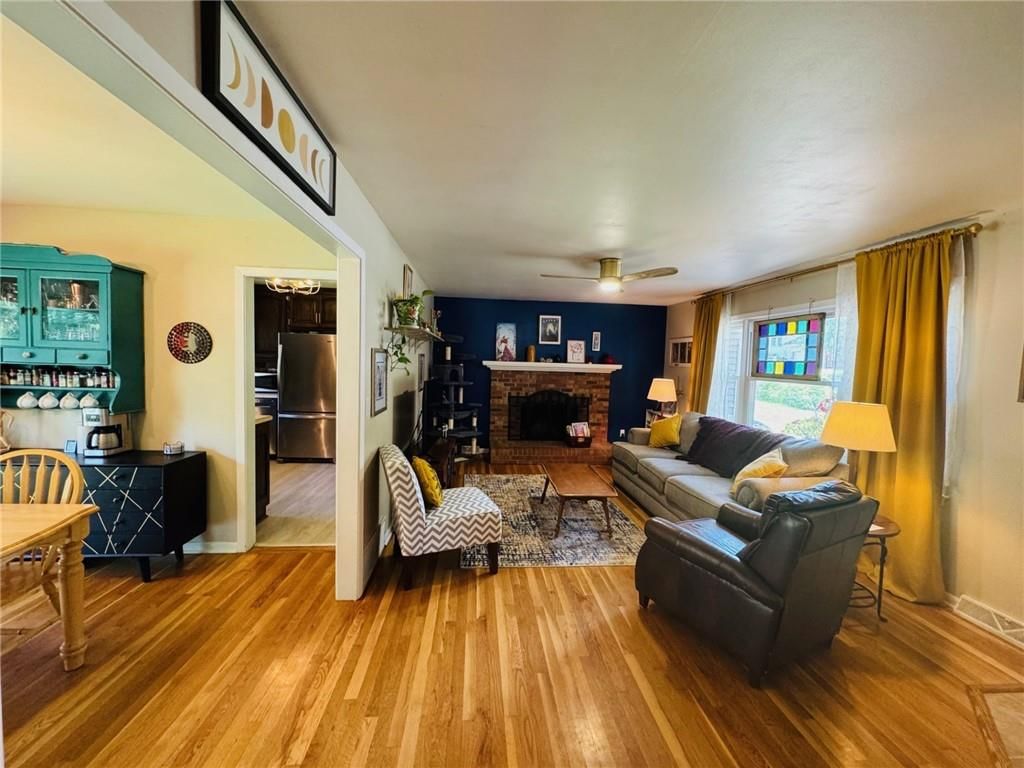 325 Hillcrest Drive — photo 18