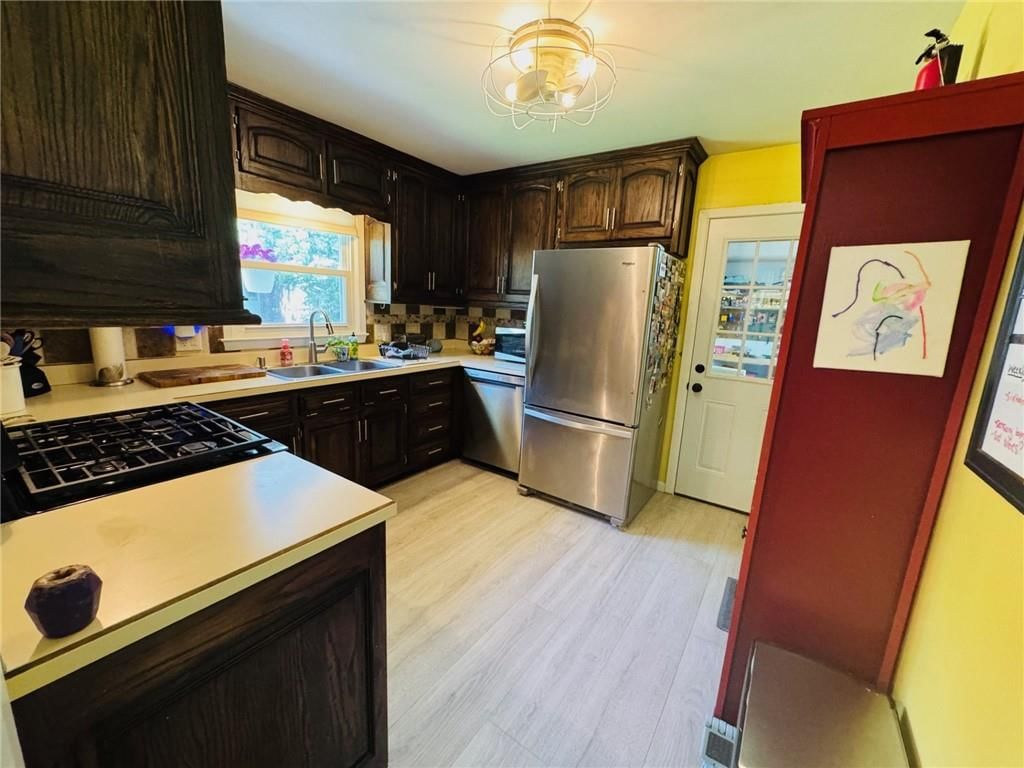 325 Hillcrest Drive — photo 21