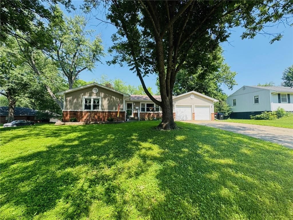 325 Hillcrest Drive — photo 4