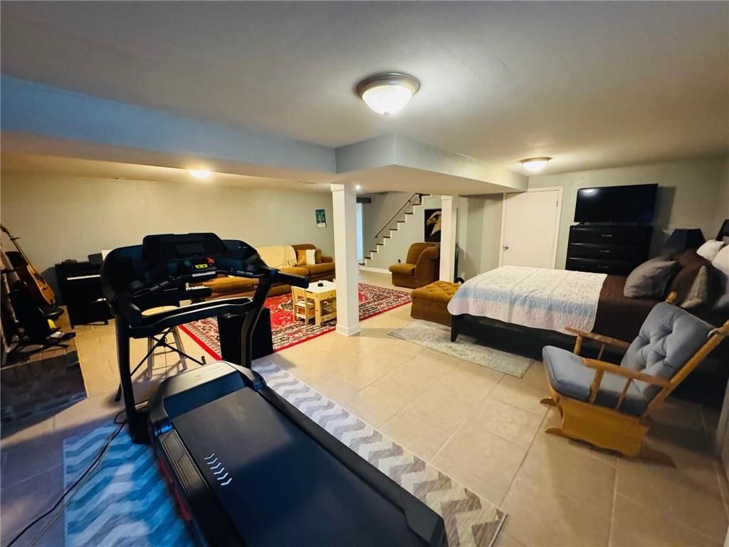 325 Hillcrest Drive — photo 31