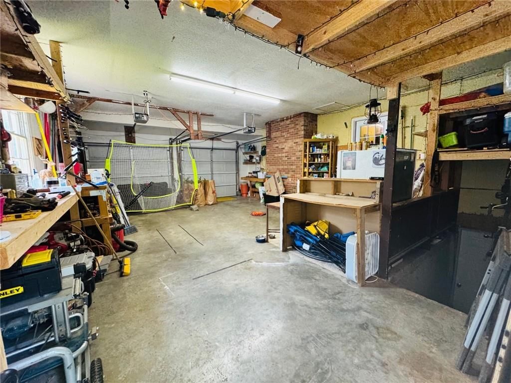 325 Hillcrest Drive — photo 38